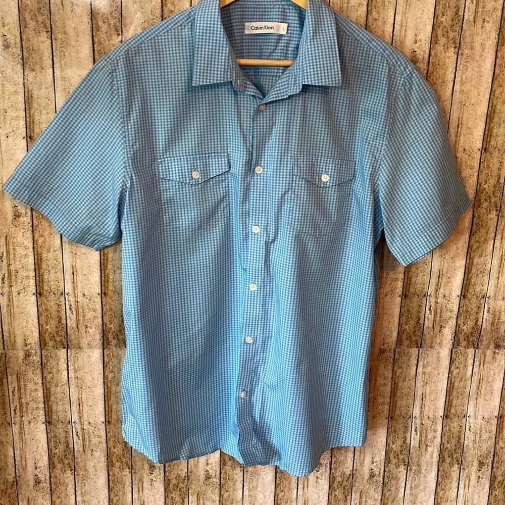 Like new Calvin Klein short sleeve button down.